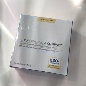 IT cosmetics face powder-light